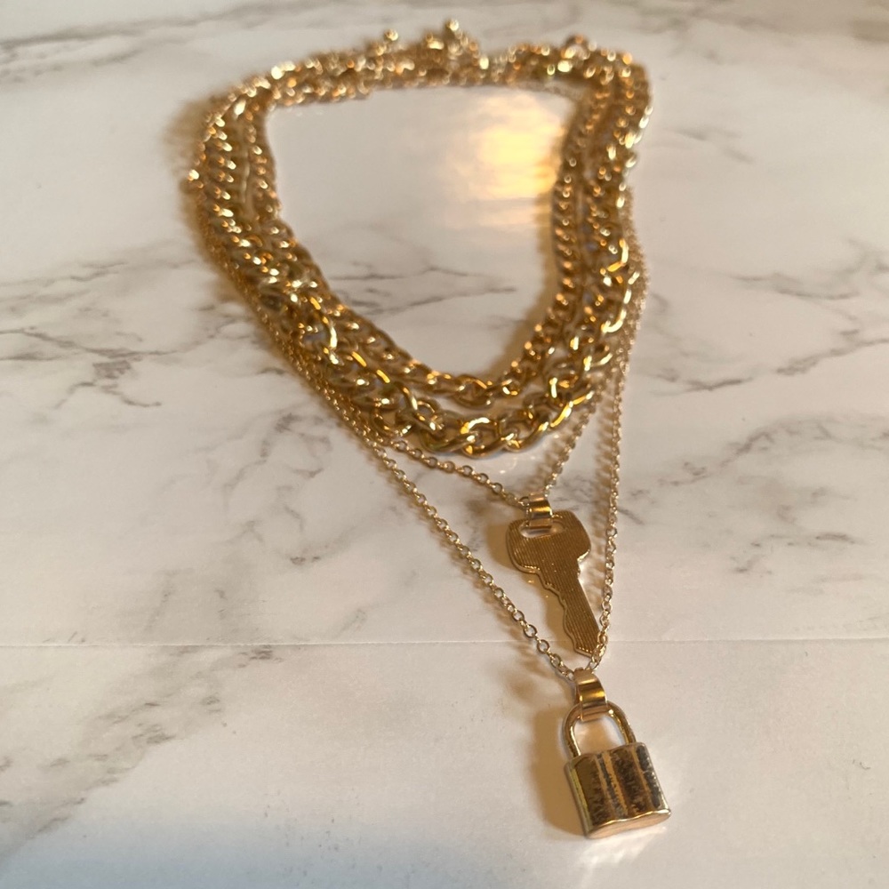 NEW 4pc lock & key gold chain necklace set - Picture 6 of 10